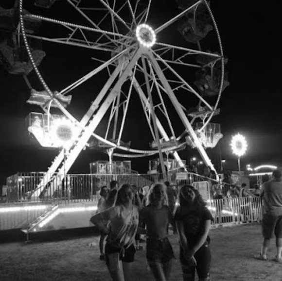 Meet your Posher, Kaylin - Picture 1 of 1